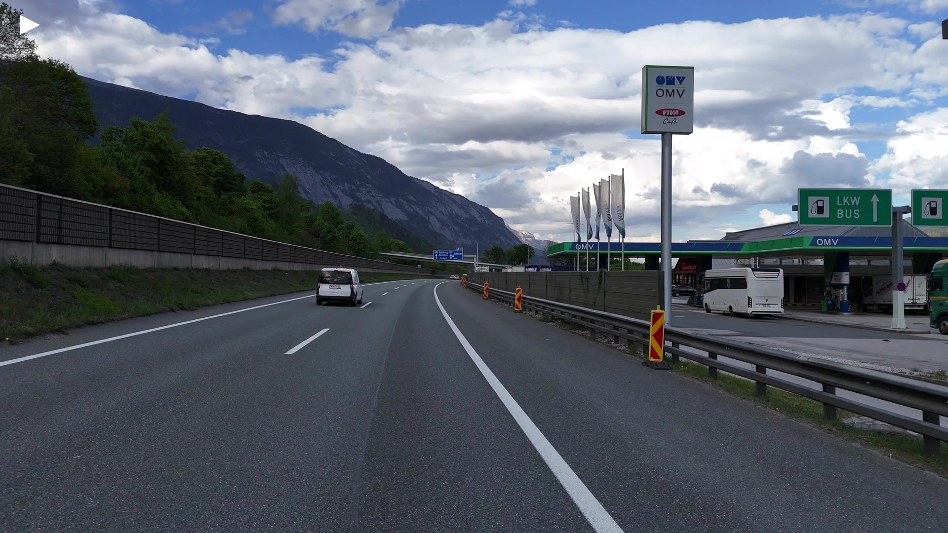 CAR_RIDE_Autobahn_unter_Bruecke_25fps.MP4