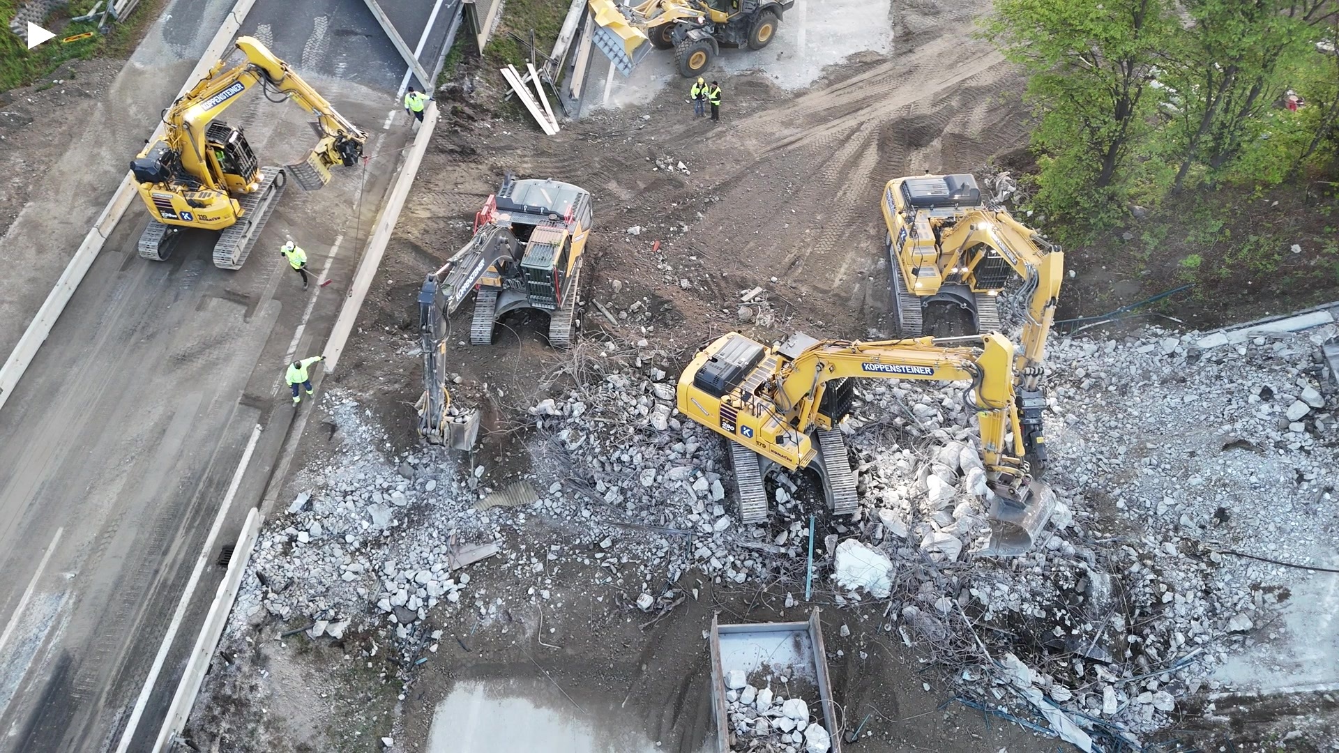 AA_Aufraeumarbeiten_am_Morgen_2.MP4