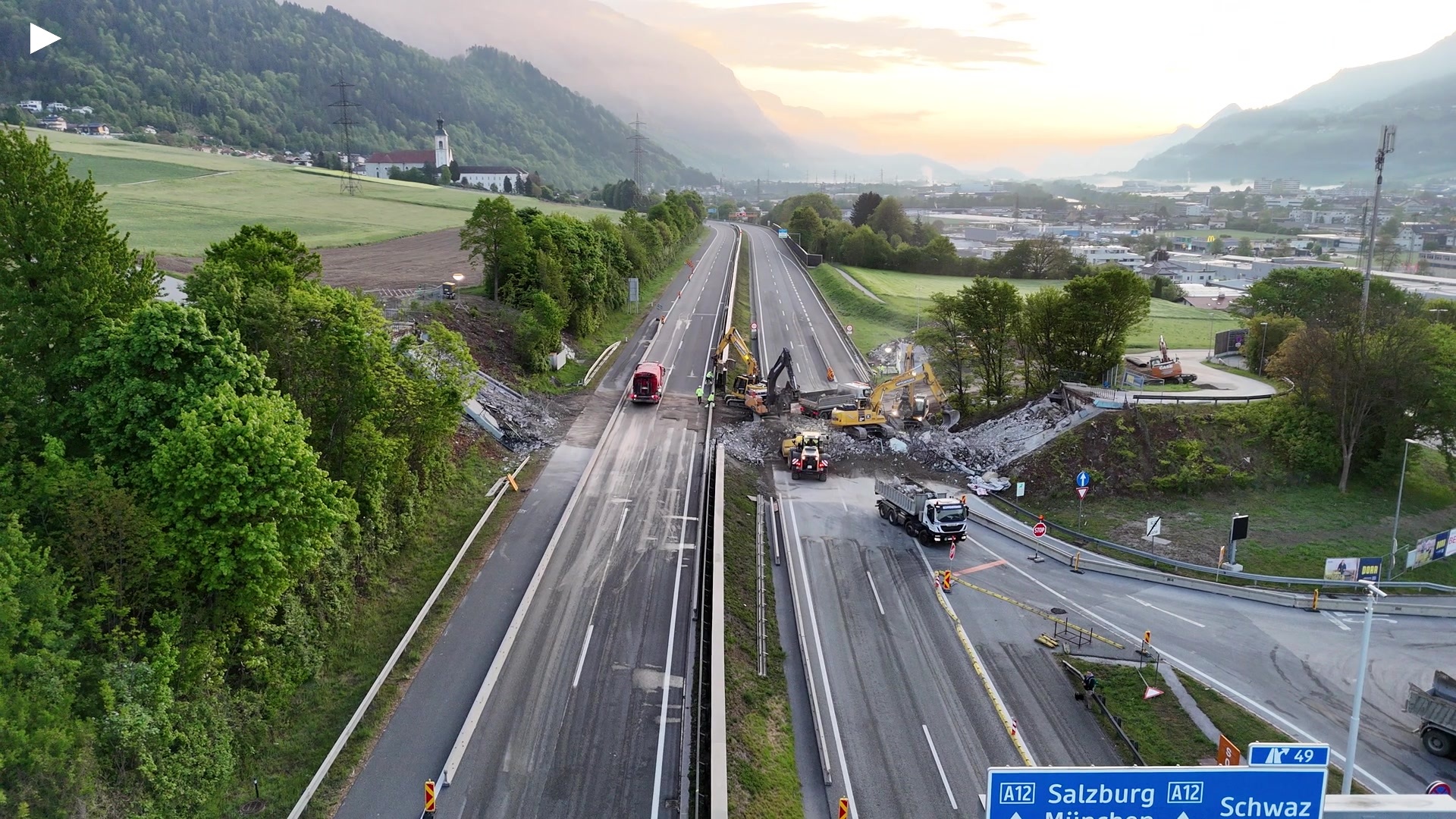 AB_Aufraeumarbeiten_Turn_leere_Autobahn.MP4