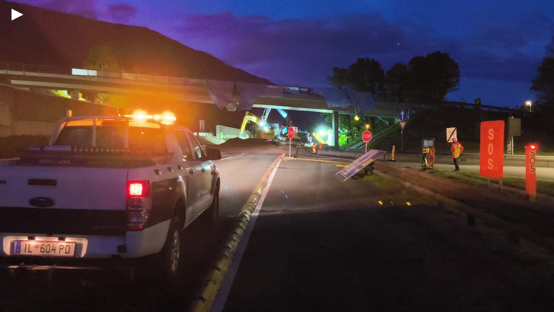 A_Vorbereitungen_mit_Blinklicht.mp4