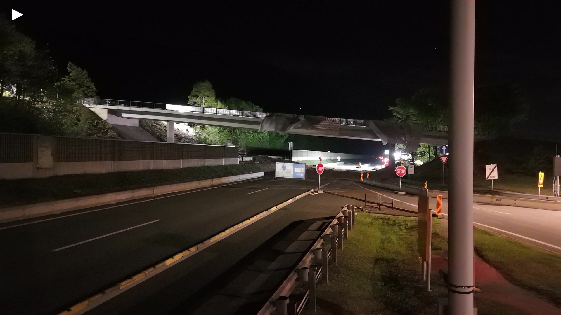 B_gespenstische_Bruecke_kurz_vor_Sprengung.MP4