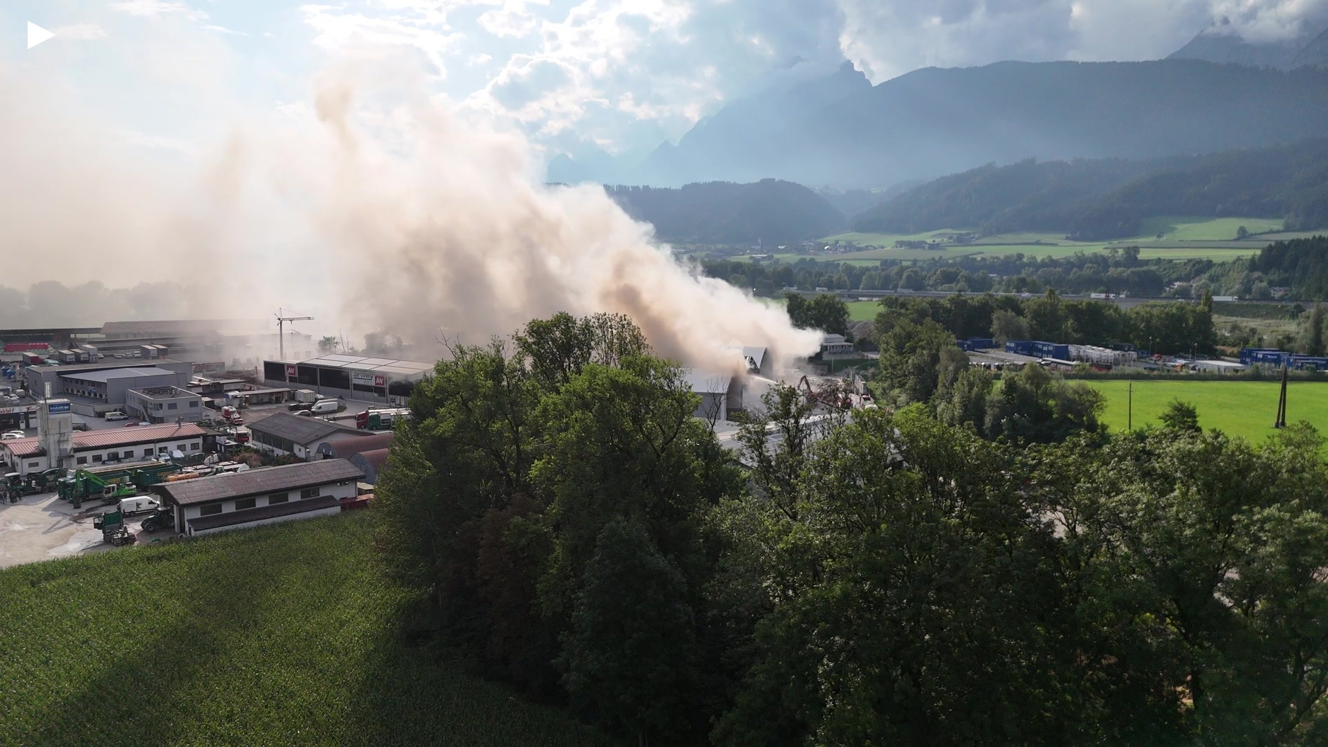 03_straight_aproach_2K.mp4