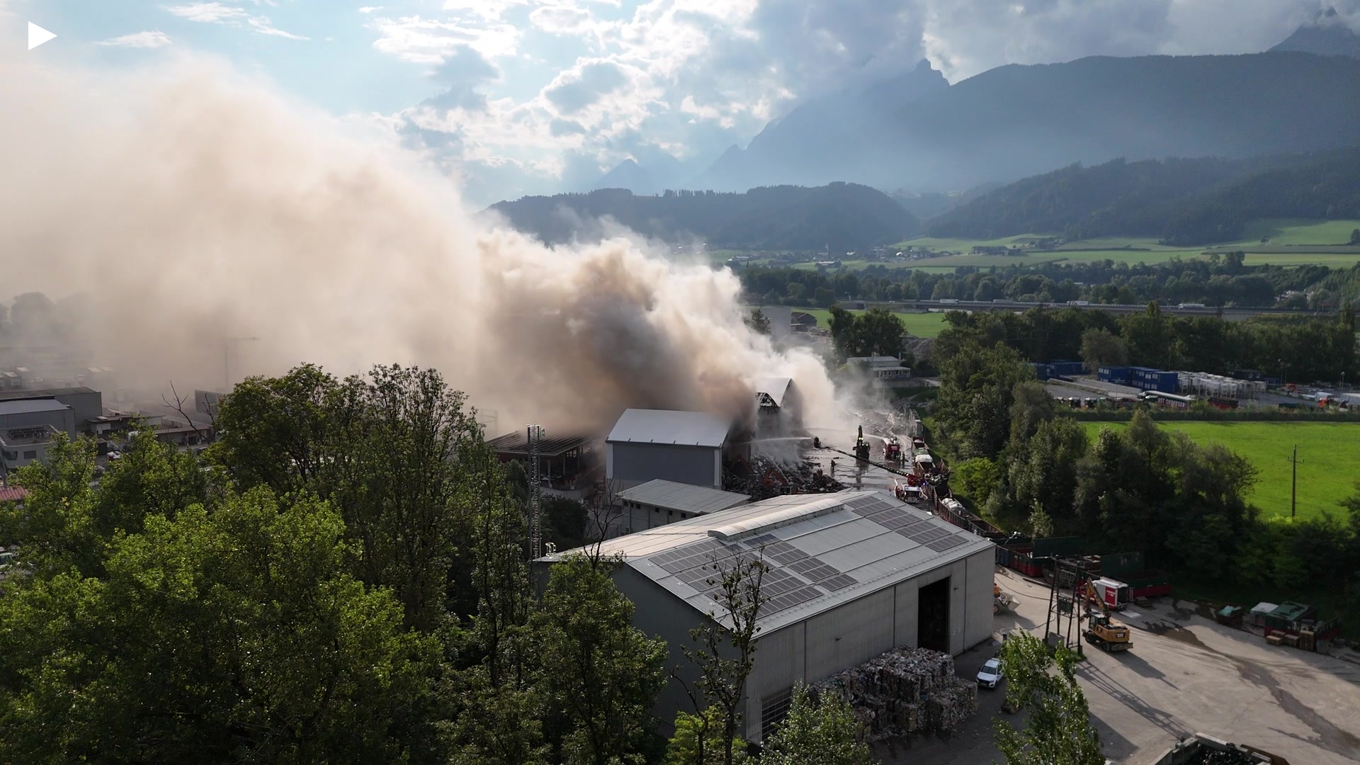 04_half_circle_closer_2K.mp4