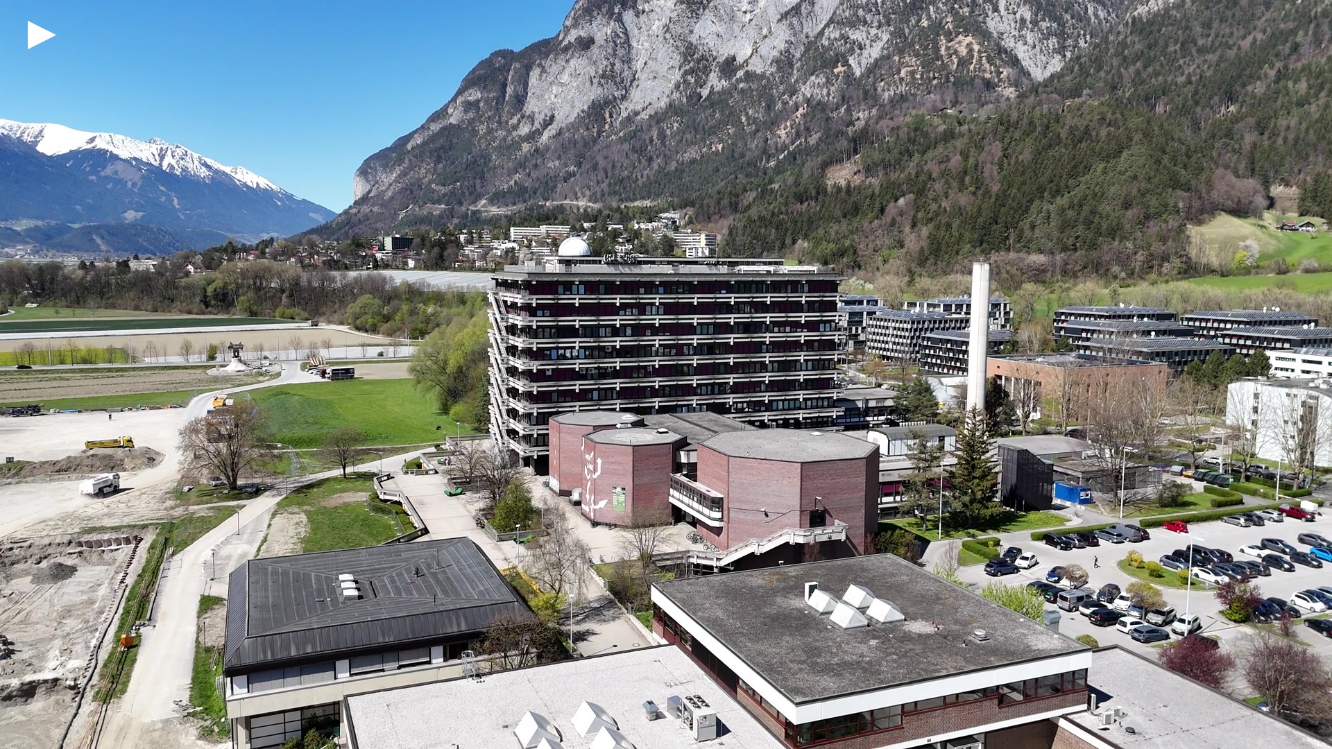 A_Fly_Arround_Big_Building.MP4