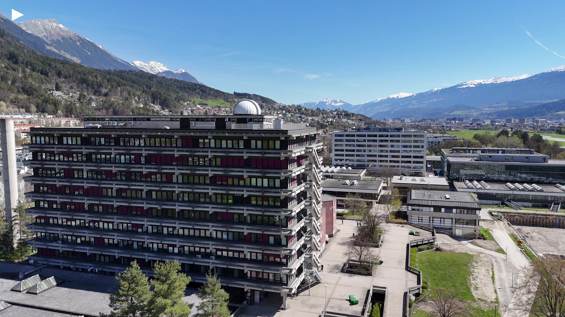 A_Slow_Arc_Campusgelaende.MP4