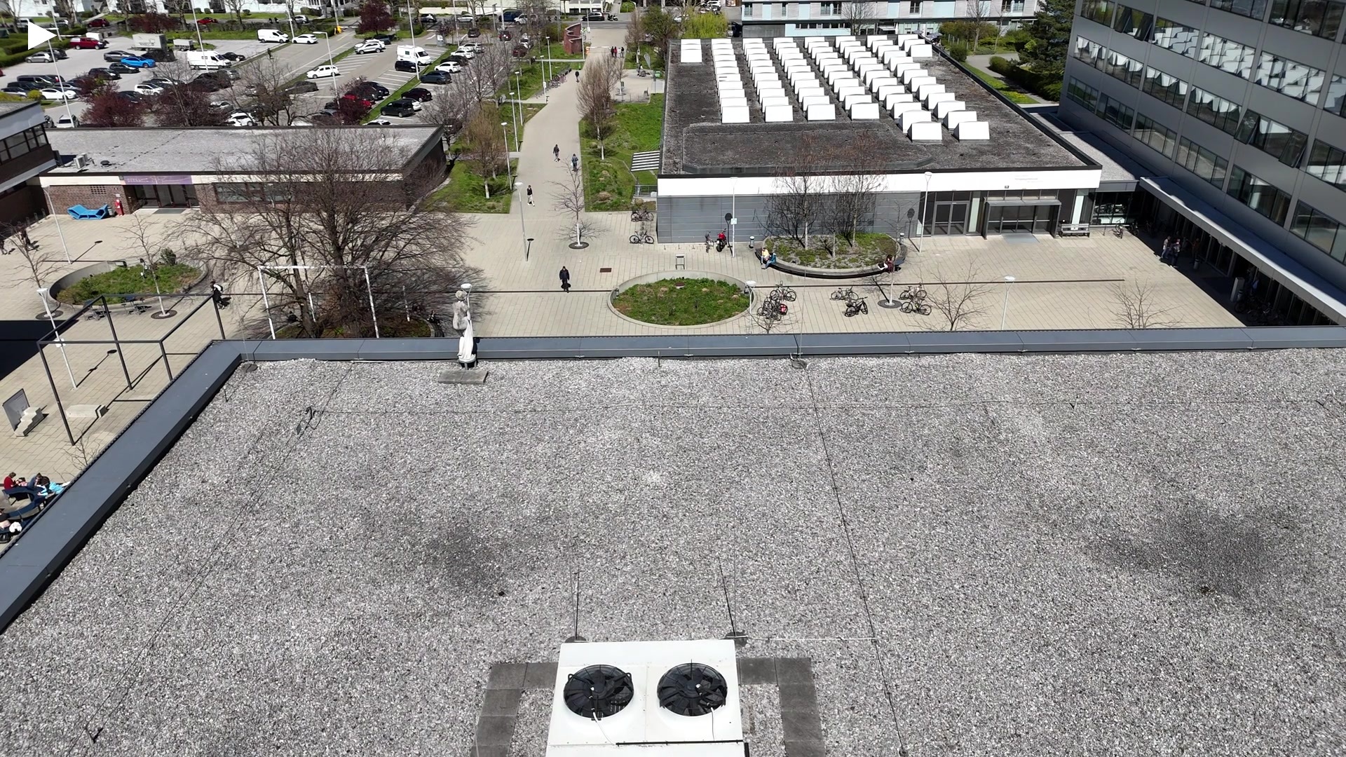 A_topdown_Vorplatz.MP4