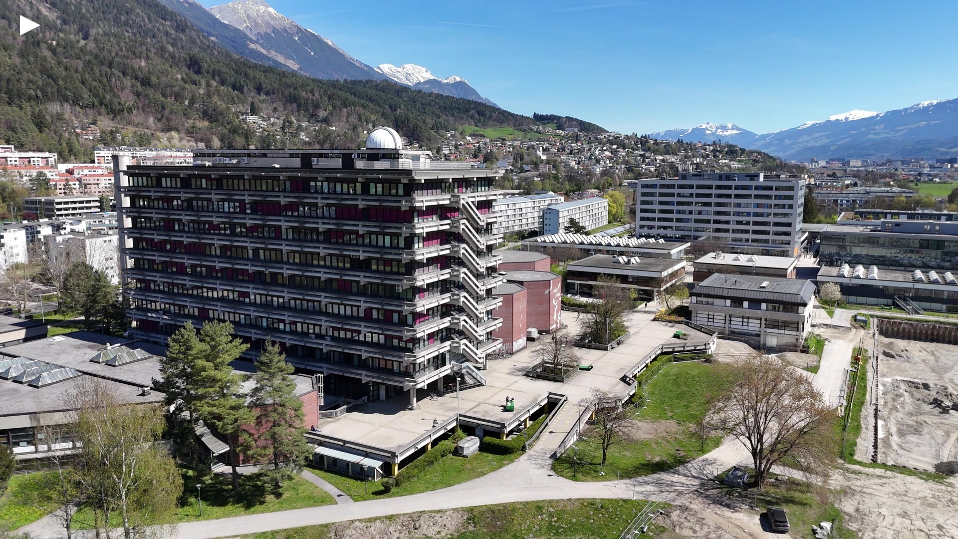 B_Aproach_Big_Building.MP4