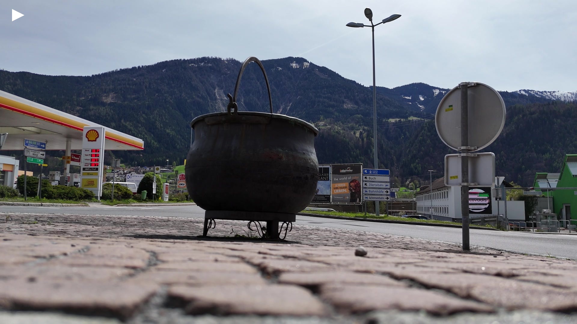 A_BordsteinPerspektive.MP4