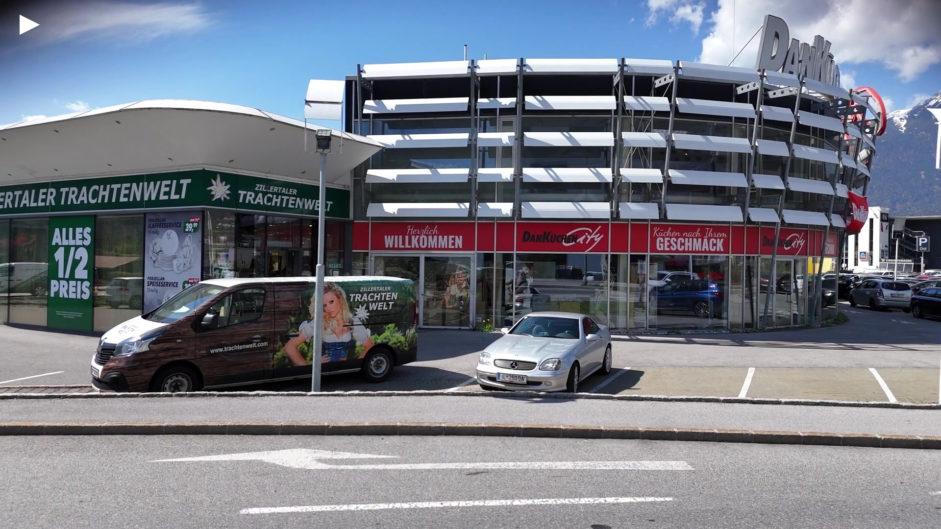 B_circle_car_lange_anfahrt.MP4