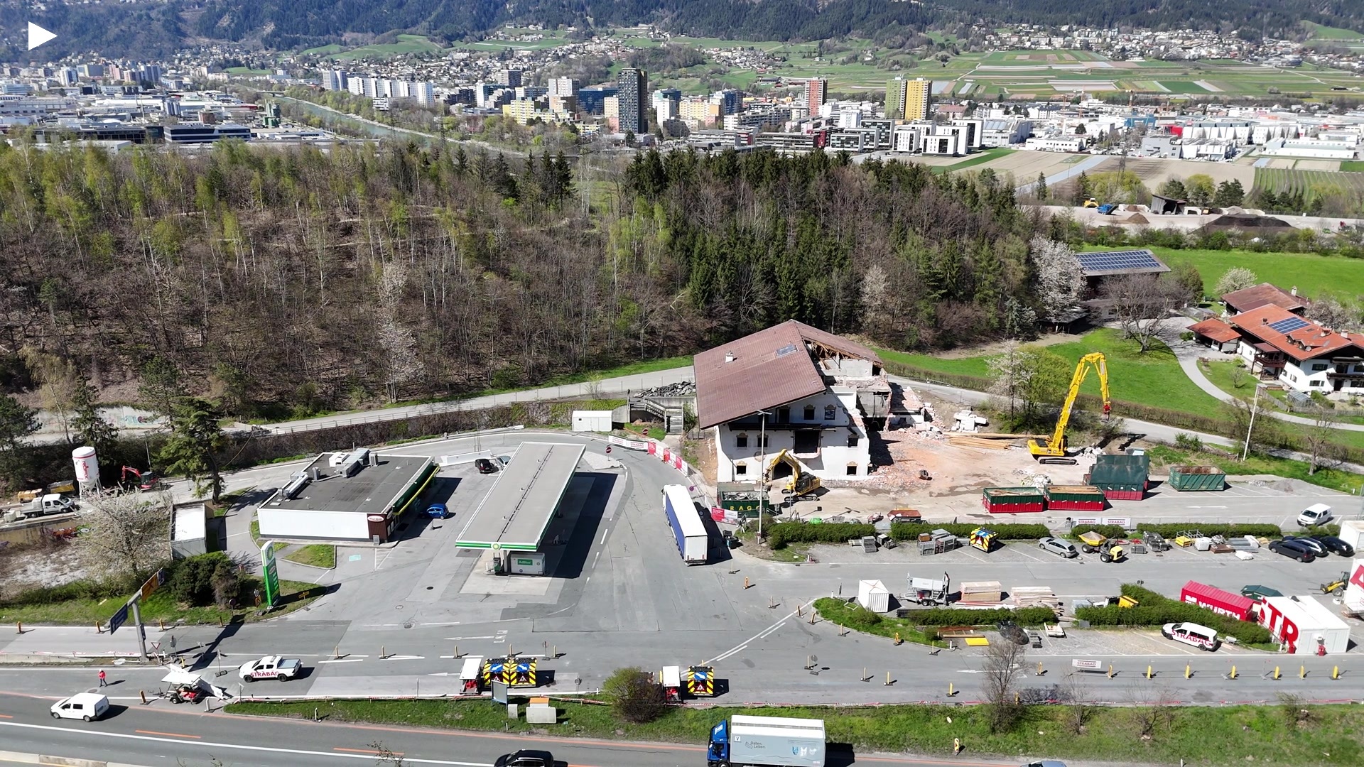 B_Rosenberger_Baustelle_IBK_slightly_moving_right.MP4