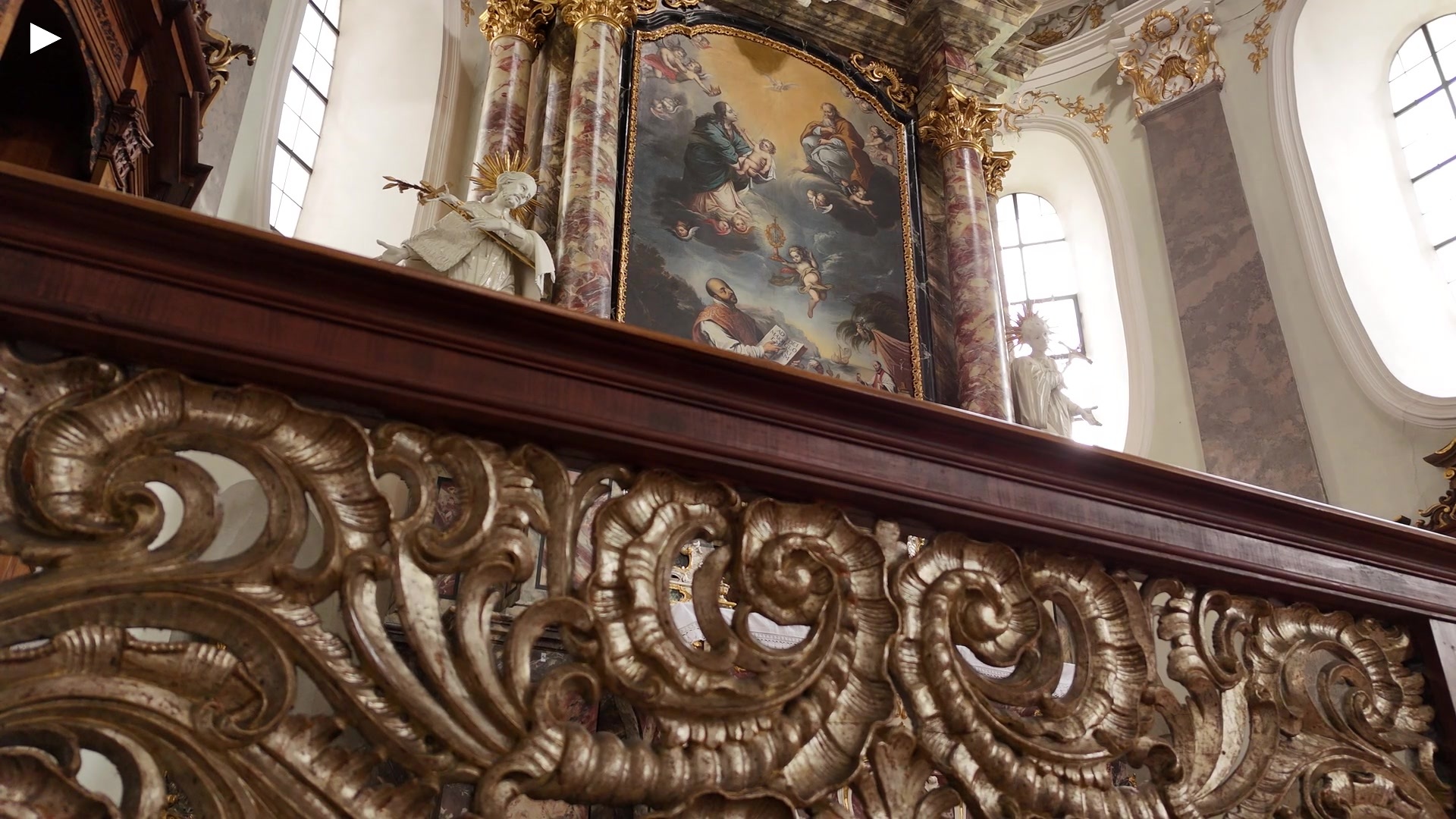 1_upschwenk_seitenaltar_hiddenview.MP4