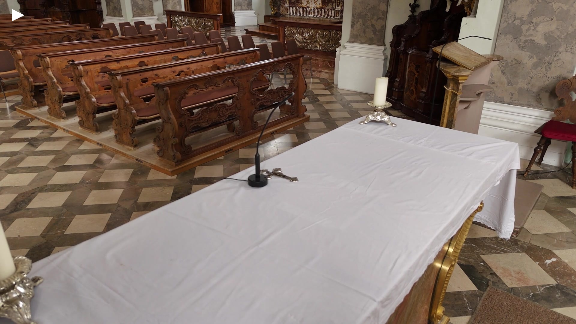 altar_mit_kreuz.MP4