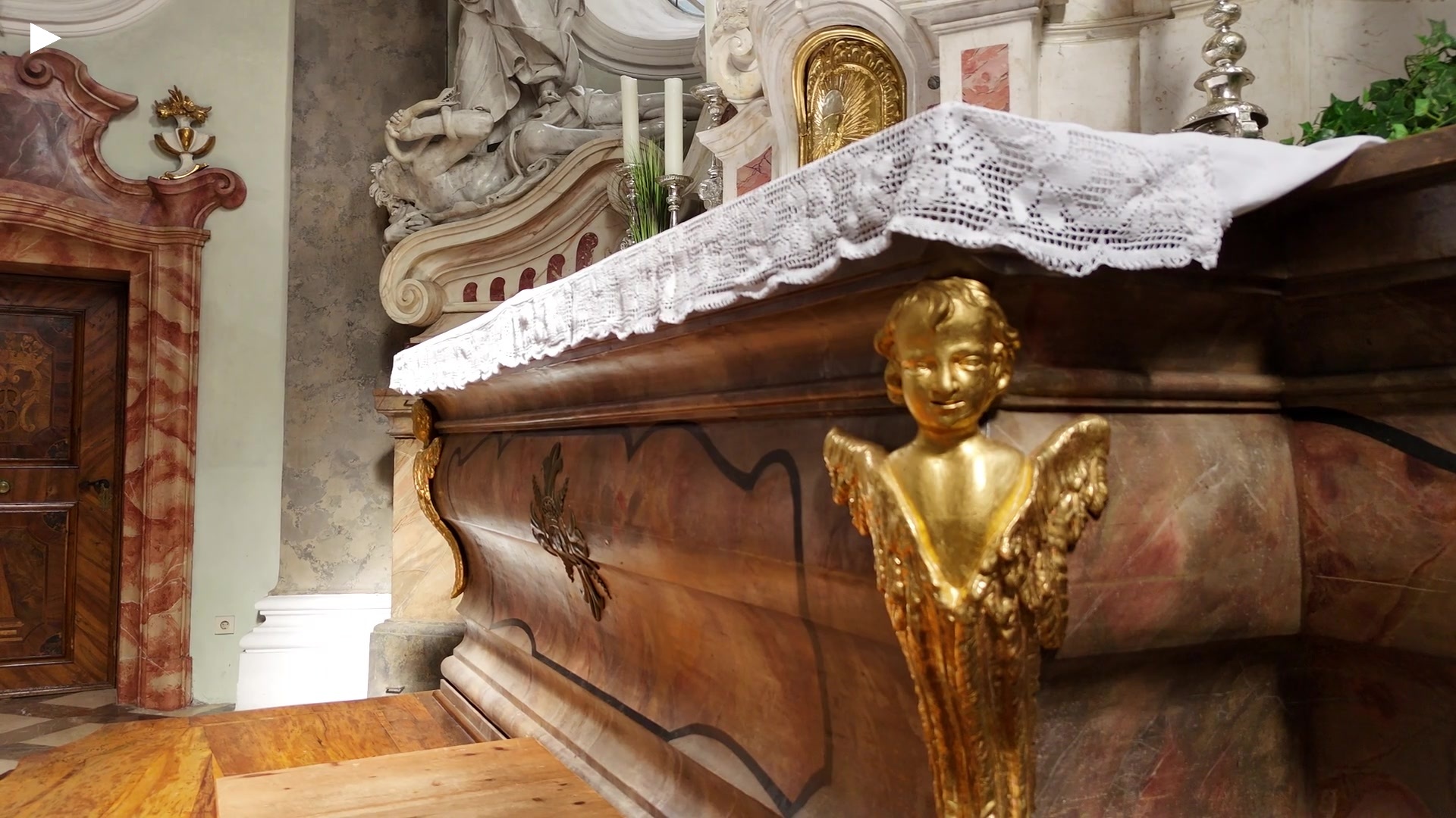 ecke_seitenaltar.MP4