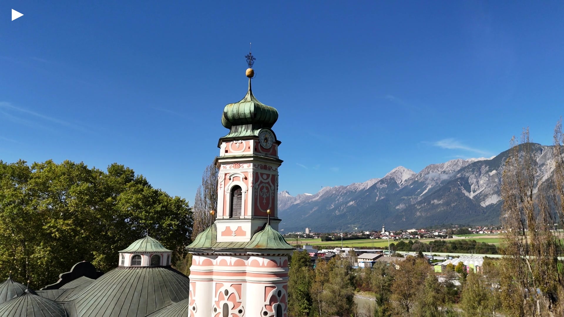 slow_halfcircle_top_DJI_20251003113552_0037_D.MP4