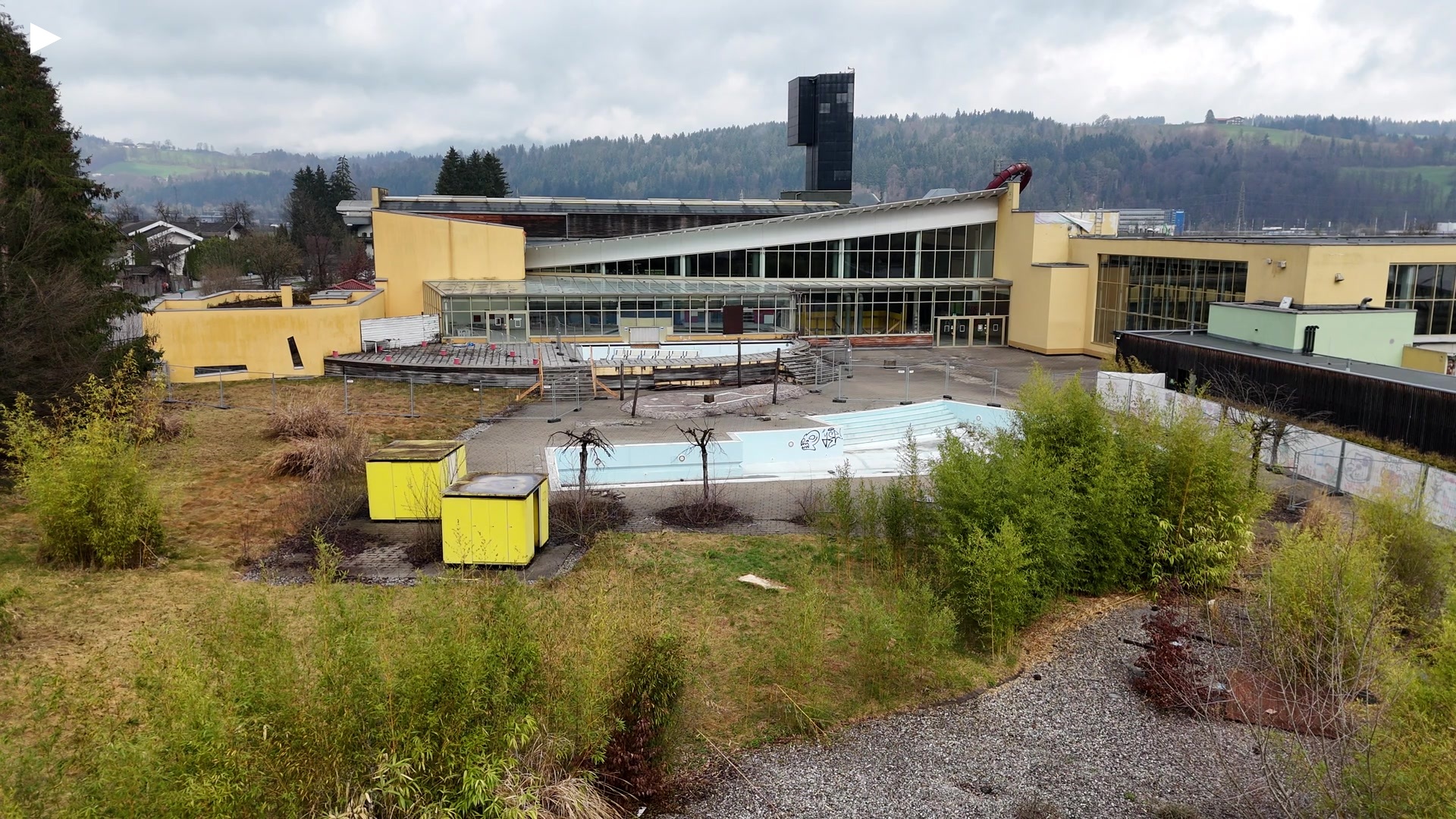 2_aproach1_outdoor_area_2k.mp4