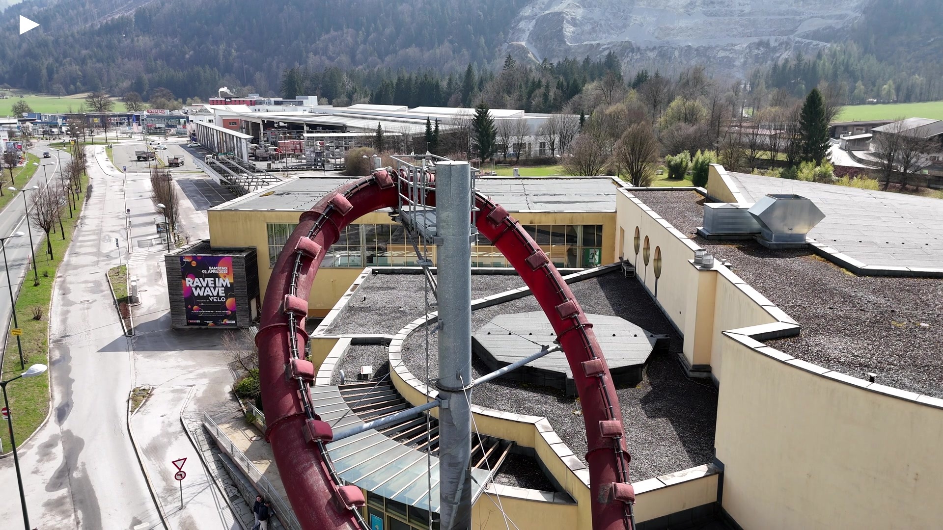 2_dronie_Turm_2k.mp4