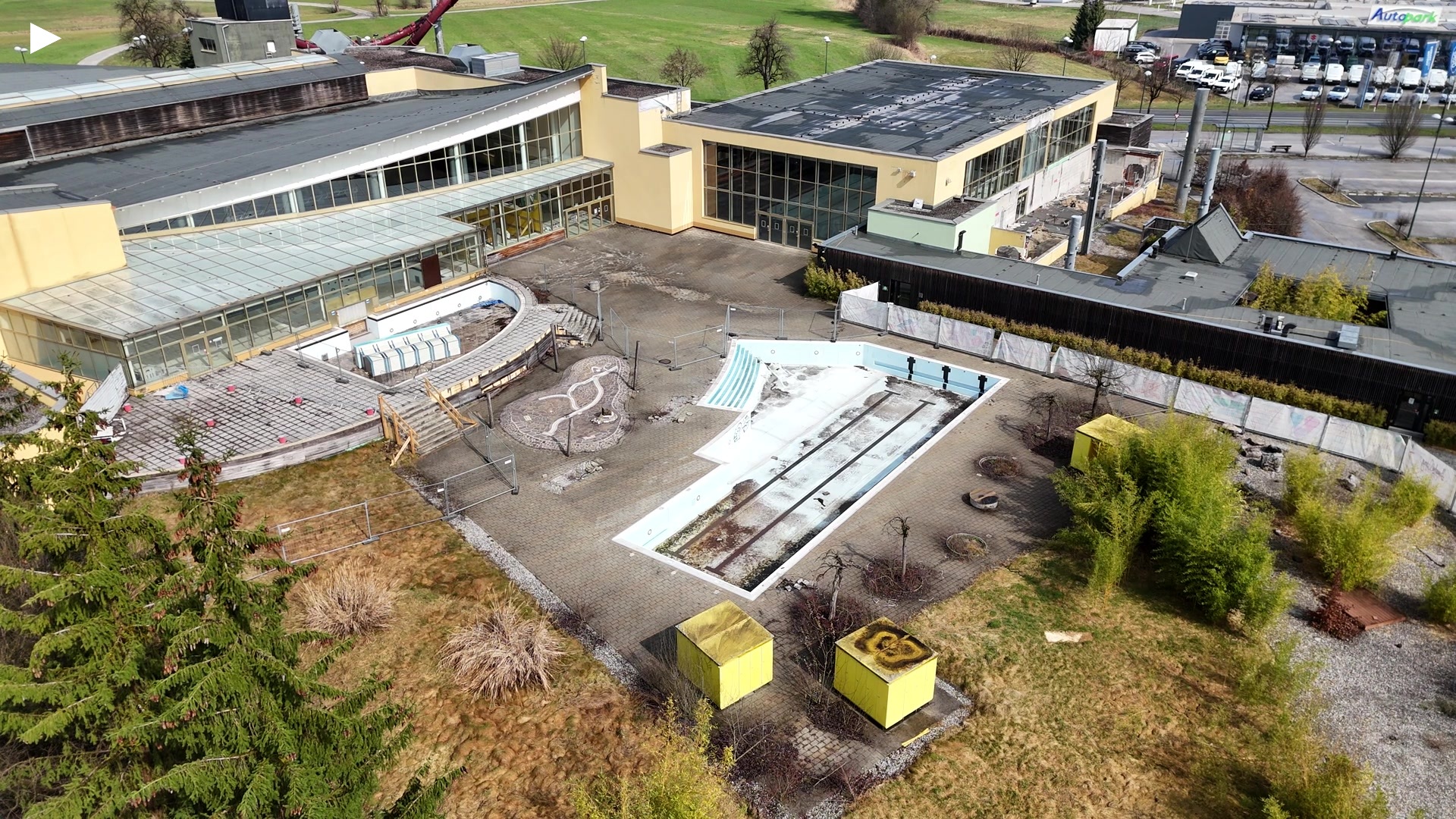 2_overfly_outdoor_pools_2k.mp4