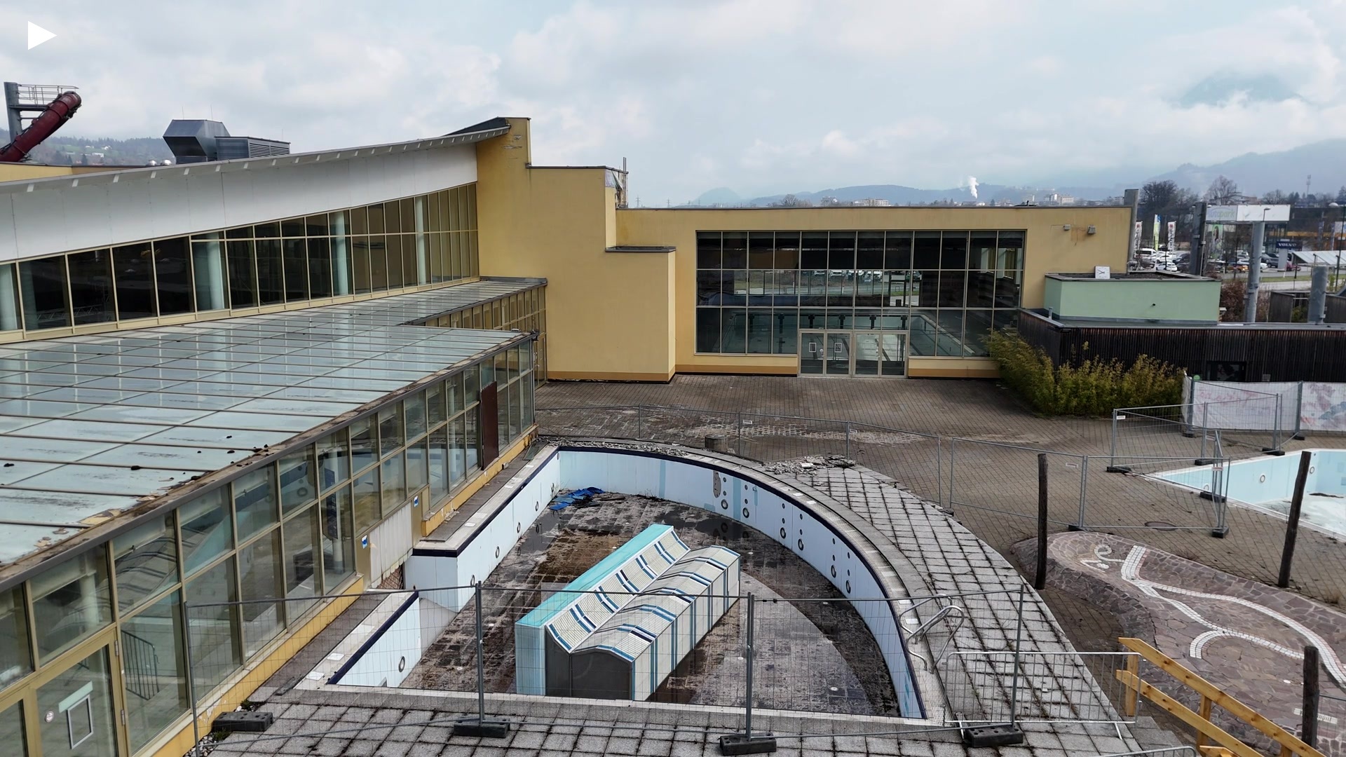 2_overfly_pool1_2k.mp4