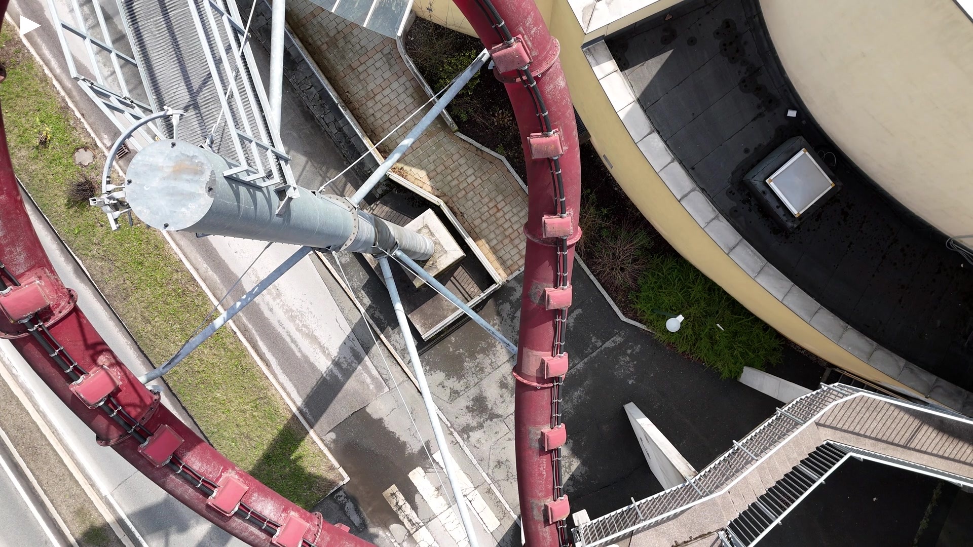 2_rising_downview_Rutsche_2k.mp4