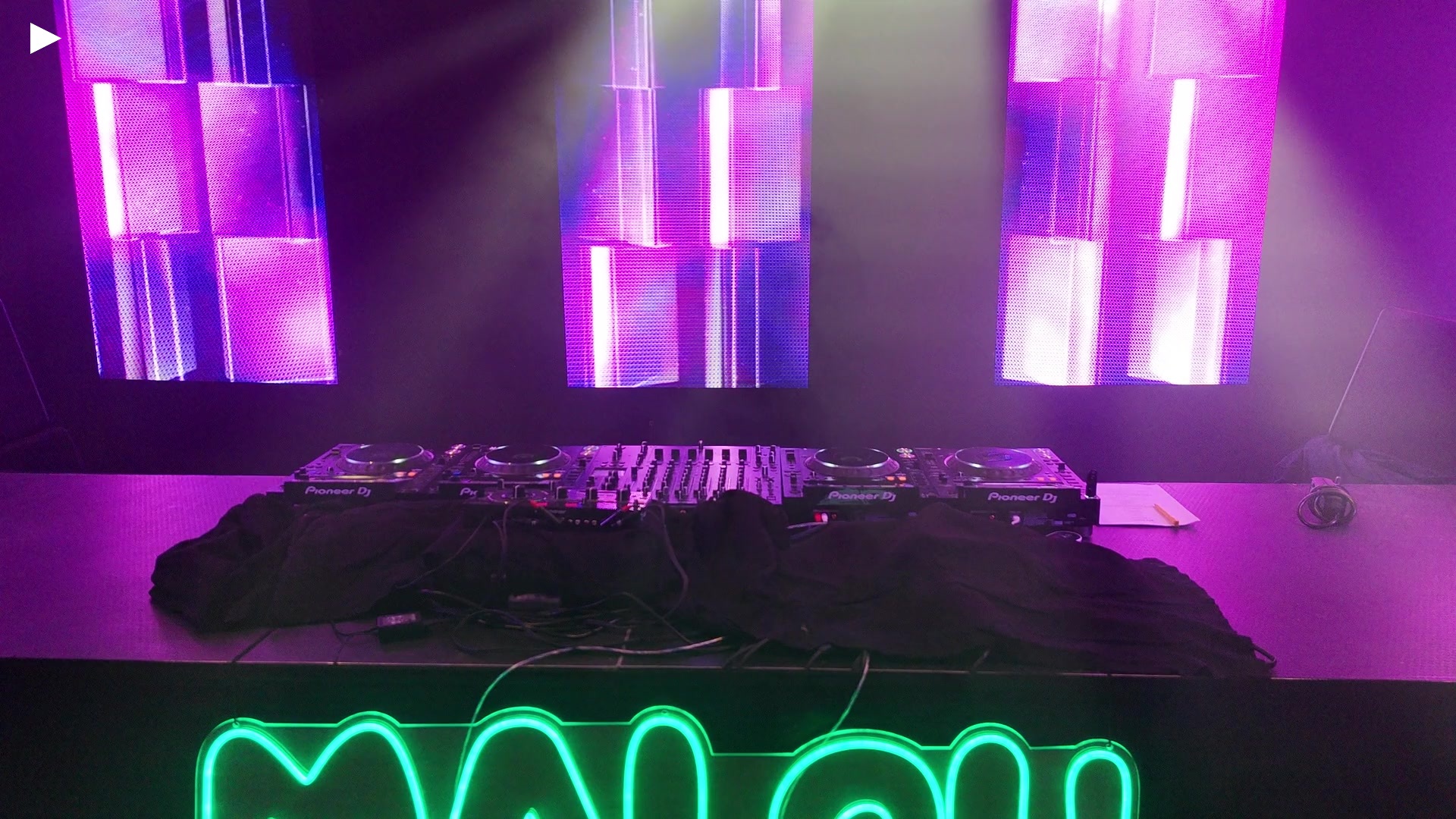 00_A_PULT_FLYAWAY.MP4