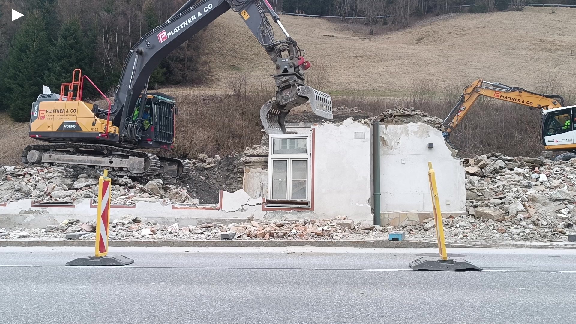 A_last_window_3_VID_20250325_110925-seg3.mp4